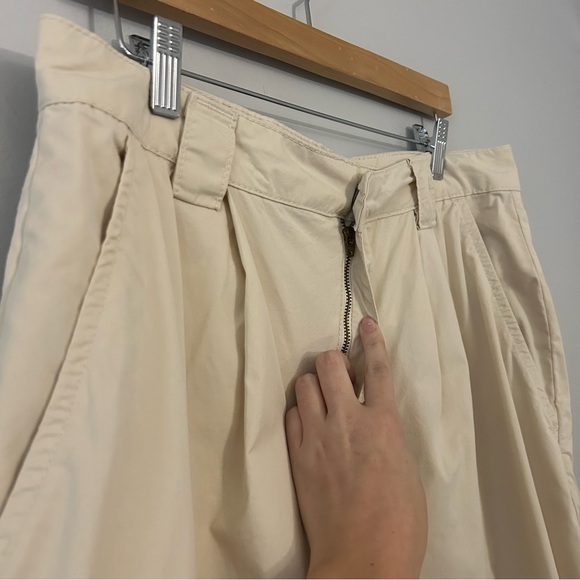 Frame Fluid Twill Pleated Pants - Picture 8 of 8